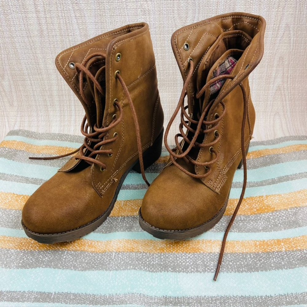 🦋Rock & Candy Women's Lace Up Bootie